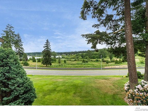5th image of 23305 Lakeview Dr Unit C202