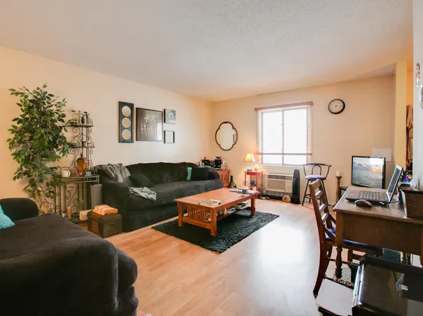 163 Minnesota Ave, Roseville, MN 55113