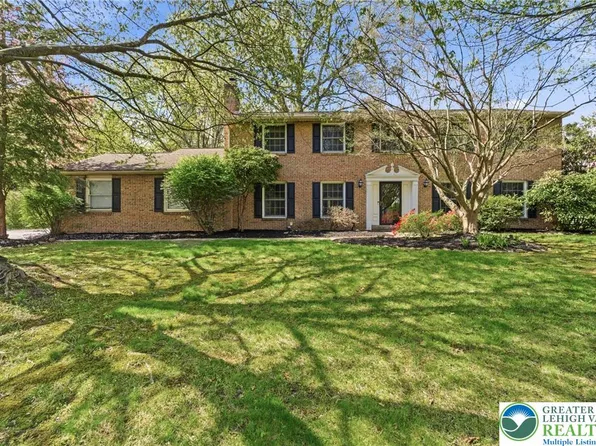 3875 Gloucester Pl, Bethlehem, PA 18020