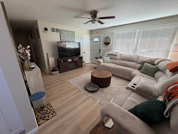 3rd image of 1304 Steven Dr