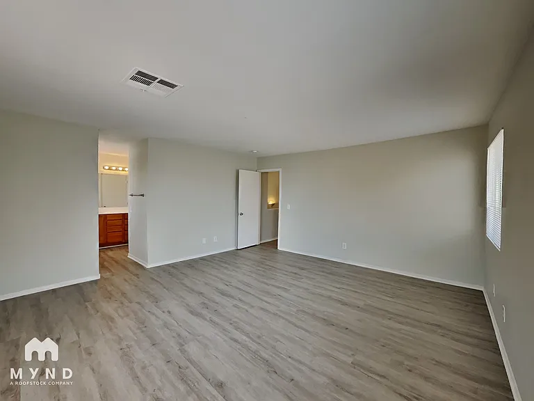 6271 Stone Hollow Ave — Photo 19