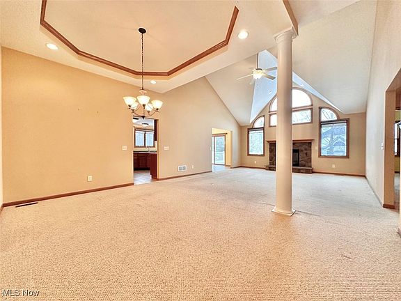 3rd image of 512 White Spruce Dr