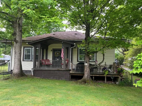 18990 Midland Trl, Ansted, WV 25812