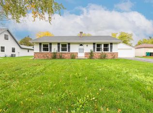 W198N16995 Ridgeway Dr, Jackson, WI 53037