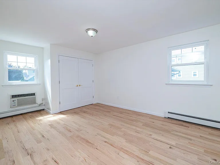 94 S Centre Ave — Photo 9