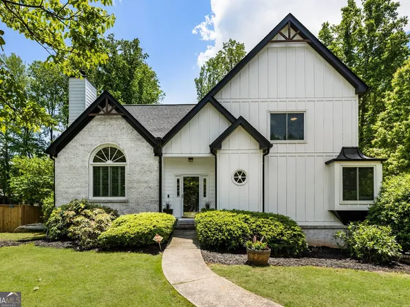 5600 Surrey Ct, Alpharetta, GA 30009