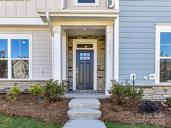 3rd image of 10202 Mamillion Dr