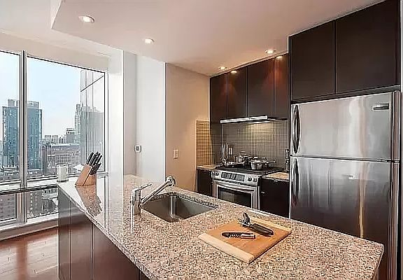 4th image of 306 W 48th St APT 24C