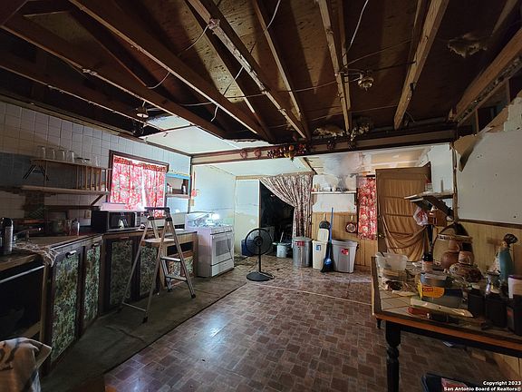 5th image of 714 HORTENCIA AVE