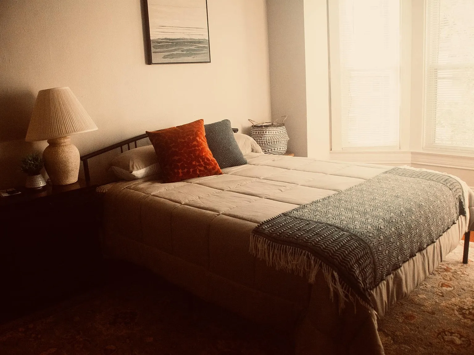 4 bed, 2.0 bath, 1950 sqft, $966 — Photo 1