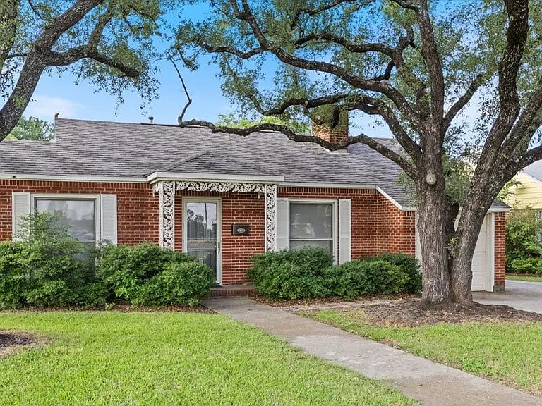 Welcome home to 6321 Calmont Ave, a comfortable home near Camp Bowie with plenty of natural light and a spacious backyard.