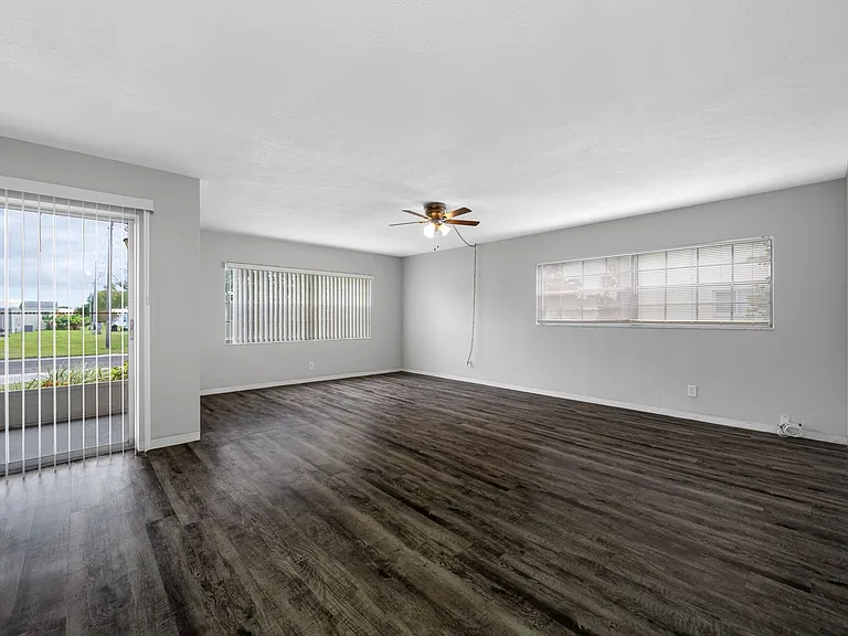 Lake Tarpon Apartments — Photo 55