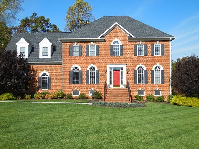 1st image of 103 Beacon Hill Pl