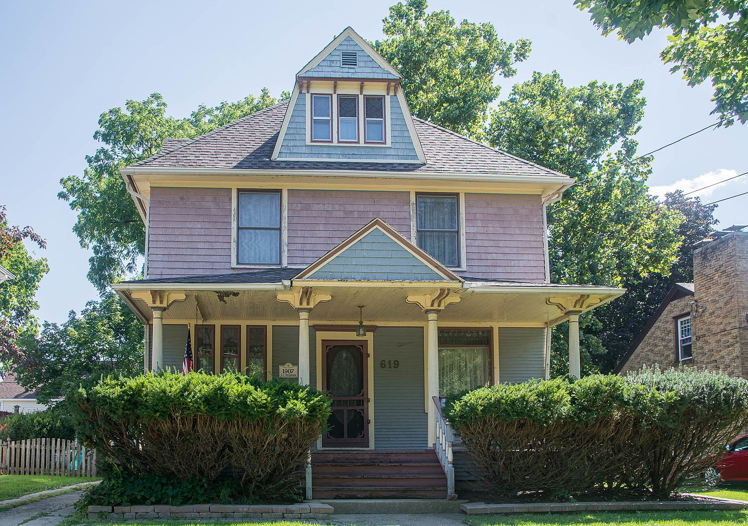 619 Center St, Elgin, IL 60120 Zillow