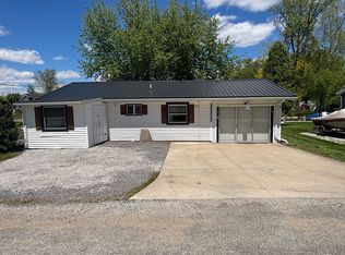 50 Ems B8 Ln, Pierceton, IN 46562