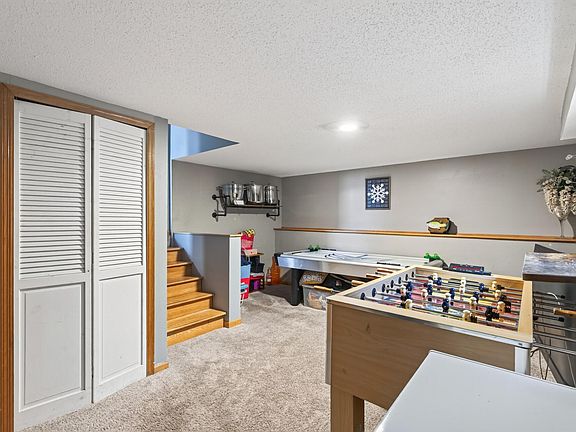 3rd image of 11020 4th St NE