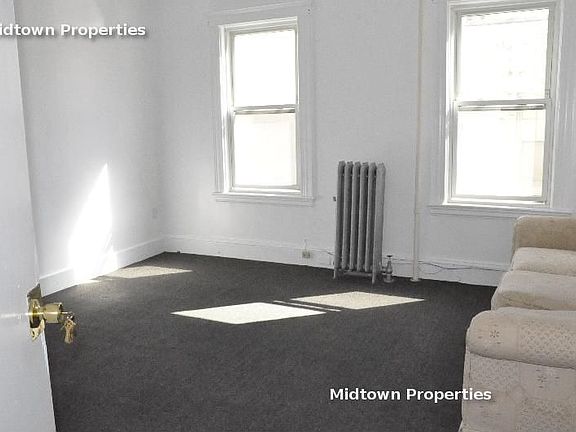 3rd image of 8 Old Colony Ave APT 1