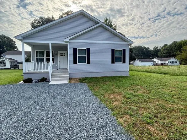 157 Currioman Dr, Montross, VA 22520