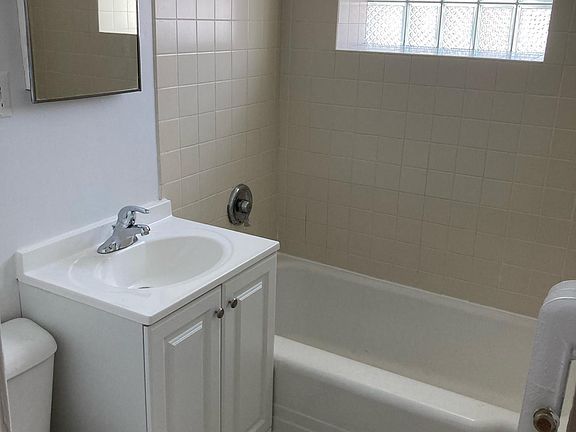 5th image of 1216 W North Shore Ave APT 3N