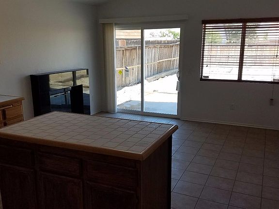 5th image of 15656 Fremont Dr