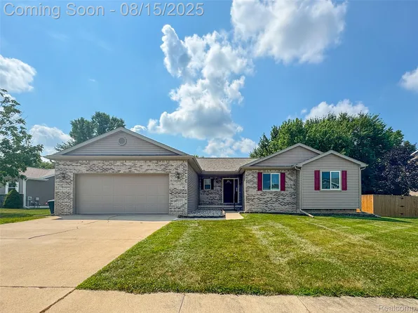 10032 Fox Run Dr, Davison, MI 48423