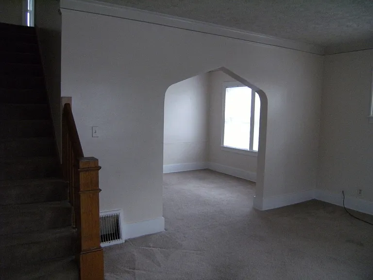 4804 1/2 Davenport St — Photo 3