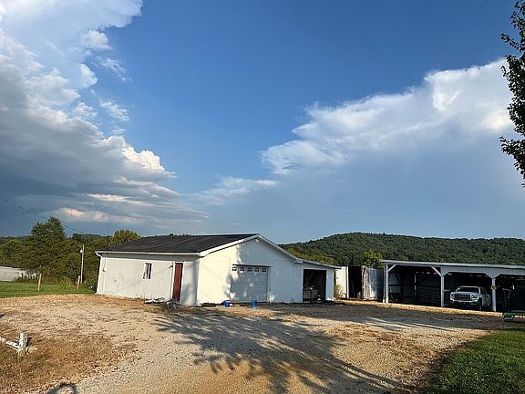 2nd image of 209 Oakland Rd