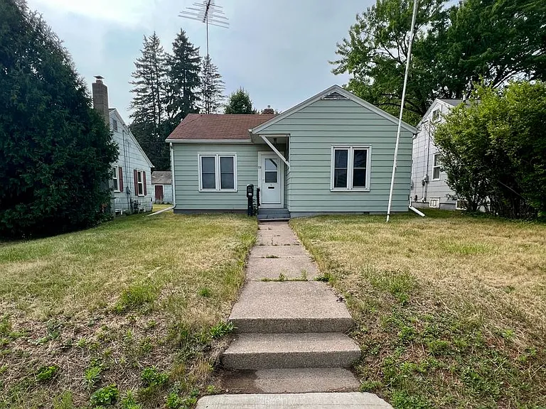 73 Robert St — Photo 1