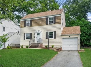 44 Amherst Pl, Livingston, NJ 07039