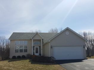 2702 River Run Ct, Ottawa, IL 61350