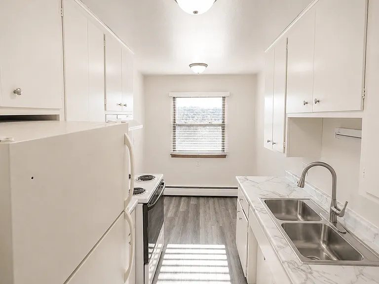 English Conway Place — Photo 51