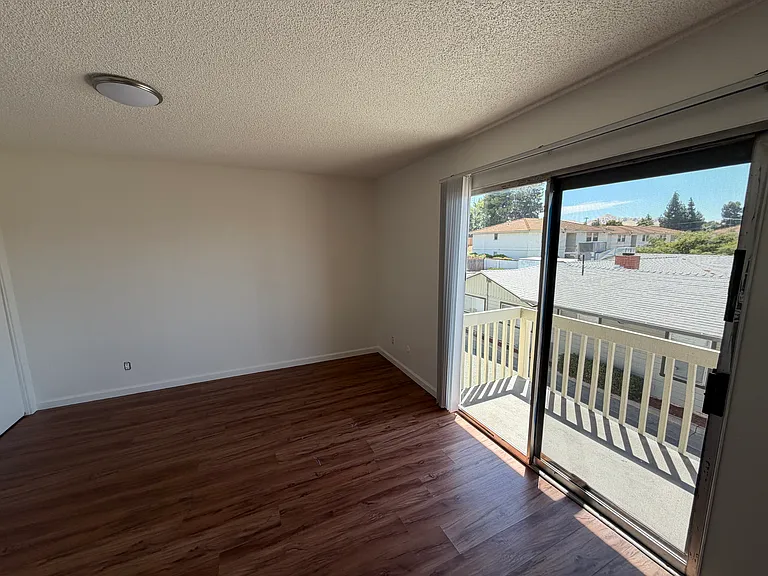 927 Fitzuren Rd #1 — Photo 13