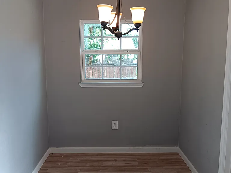 705 Cedar St — Photo 4