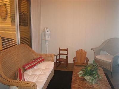5th image of 2576 Saint Charles Cir
