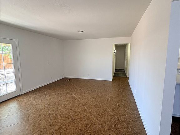 3rd image of 3508 Miramar Dr