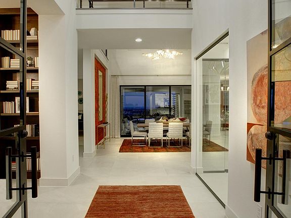 The Lynmar II Foyer