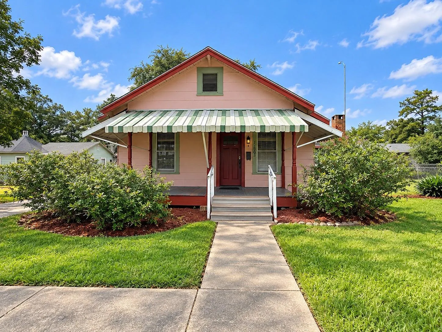3 bed, 2.0 bath, 1784 sqft, $1,800 — Photo 1