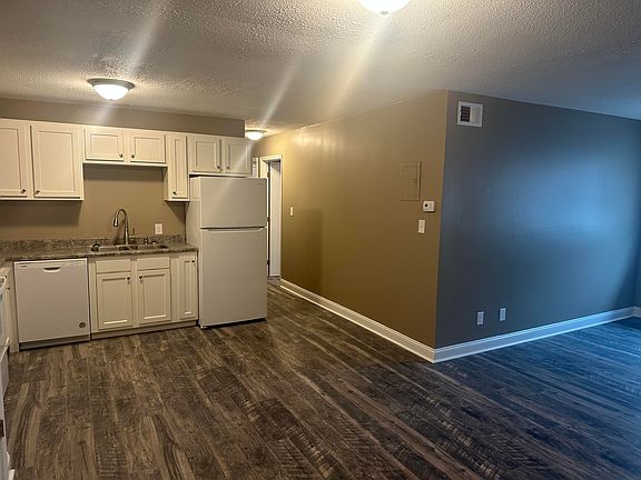 2nd image of 240 Geri Ln APT D