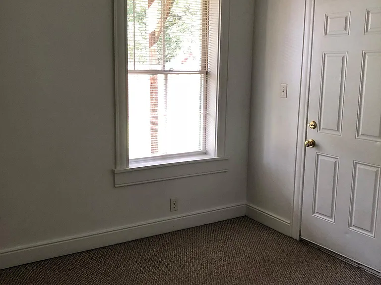 817 Bowe St #A — Photo 3