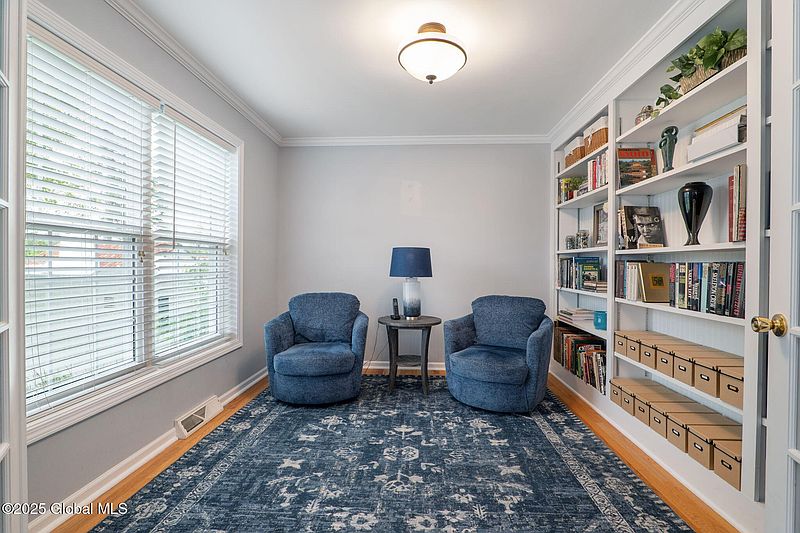 5th image of 274 Woodlawn Avenue