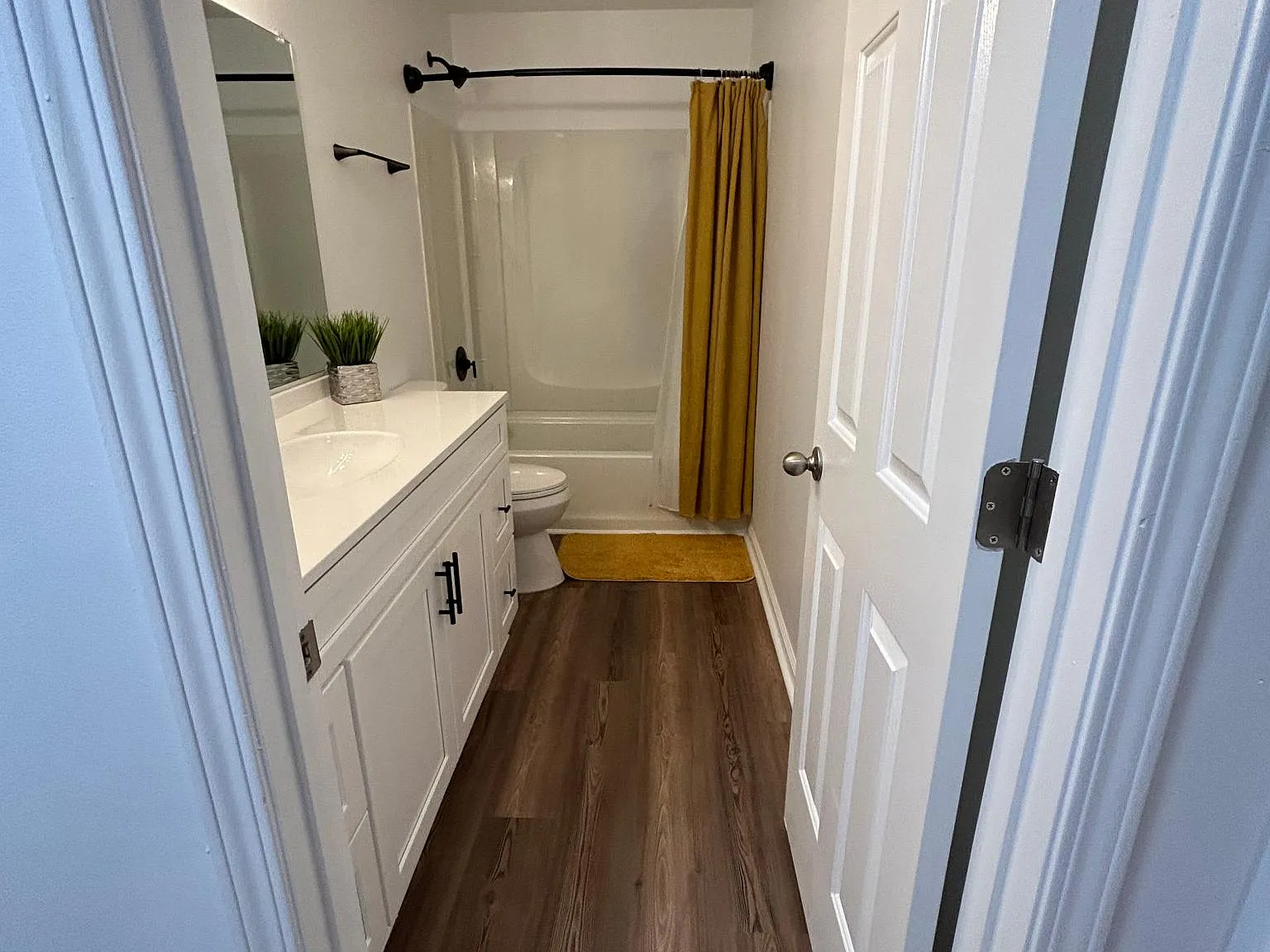 2 bed, 1130 sqft, $1,565 — Photo 3