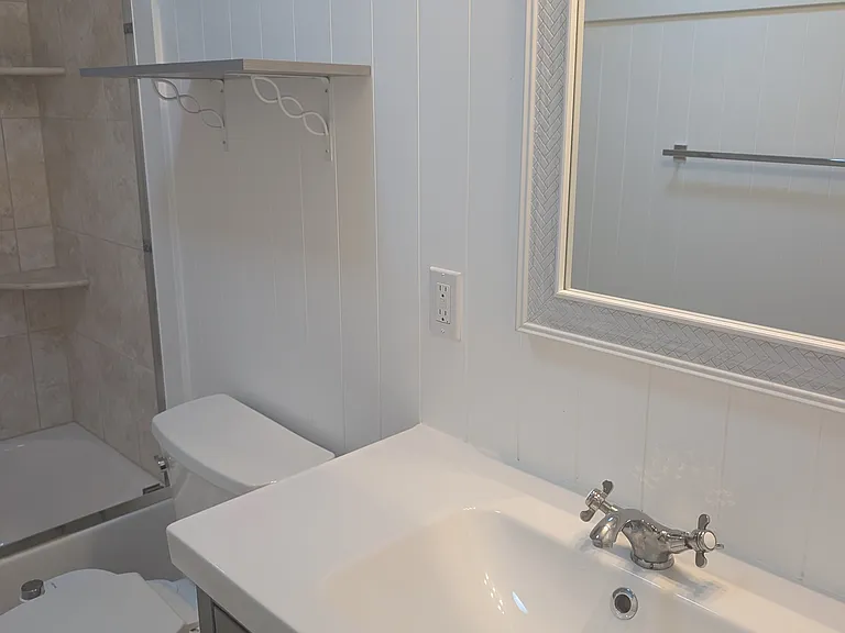 Upstairs guest bathroom