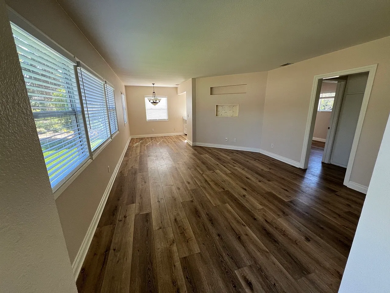 3 bed, 1141 sqft, $3,750 — Photo 3