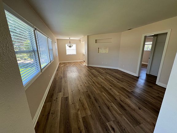 3rd image of 4130 Alamo St