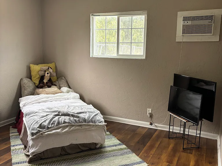 8447 Palmetto Ave #B — Photo 8