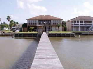 200 Ridge Harbor Dr, Rockport, TX 78382