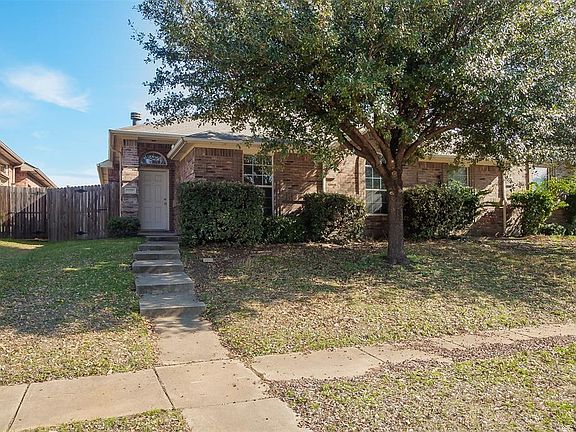 3rd image of 1628 Myrtle Dr