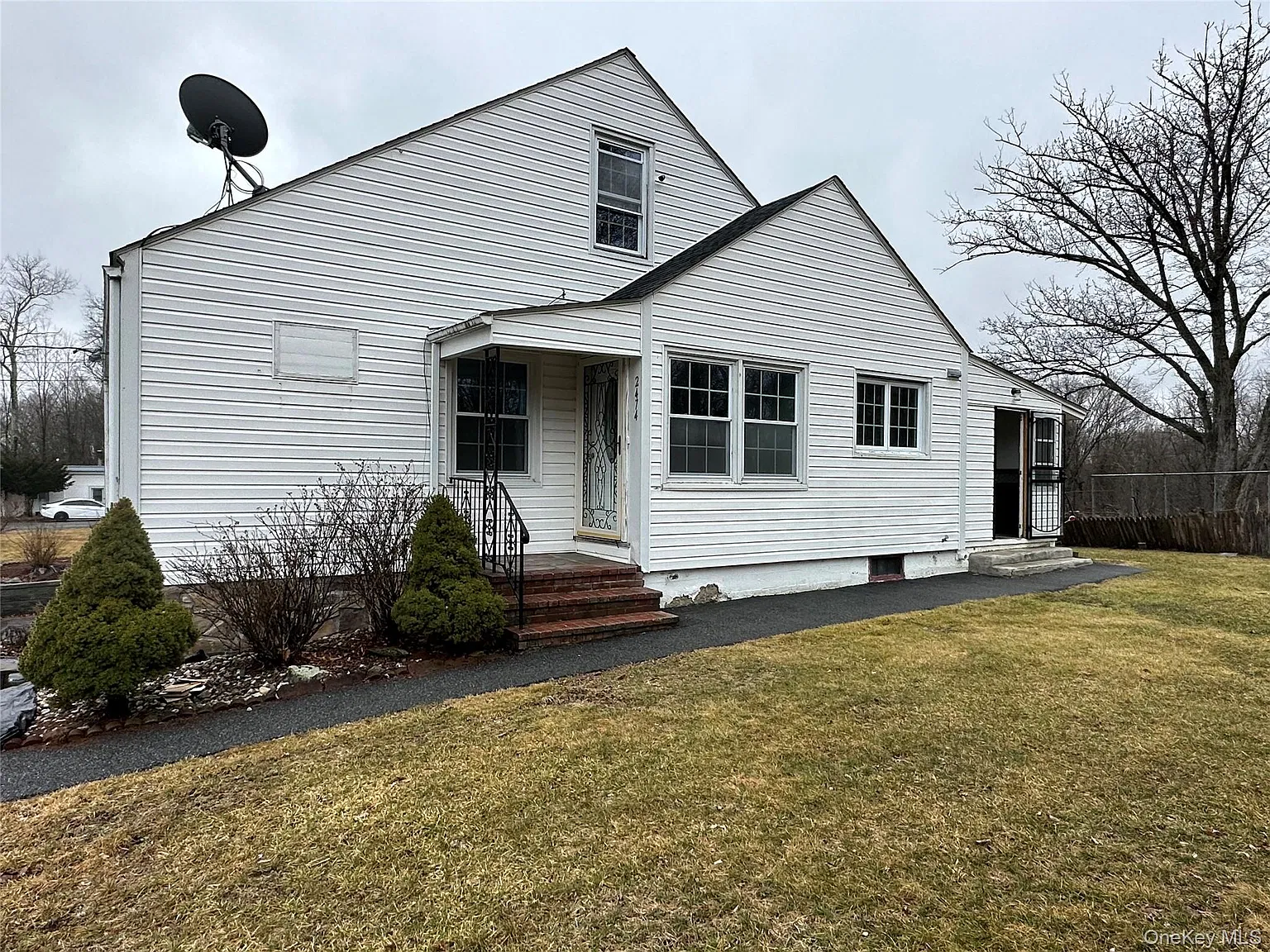 3 bed, 2.5 bath, 2030 sqft, $2,940 — Photo 2