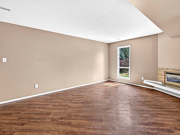4th image of 1435 Summit Dr #41