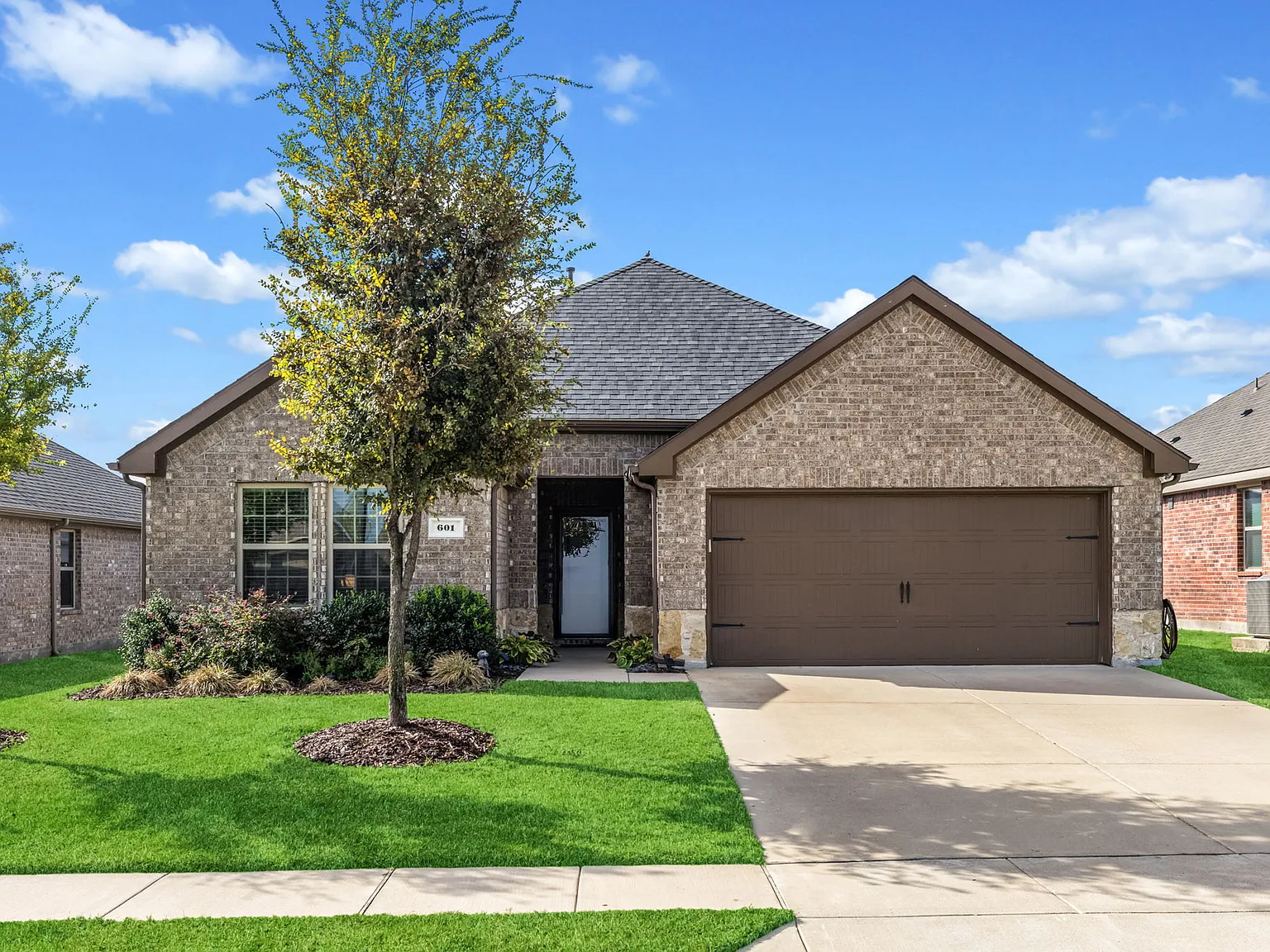 4 bed, 1794 sqft, $2,300 — Photo 1